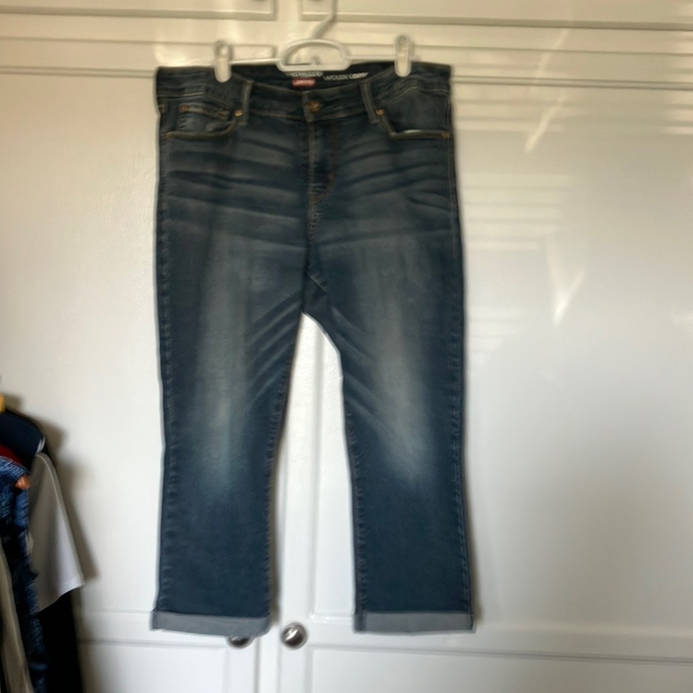 Levi’s women’s jeans size 14 - W32